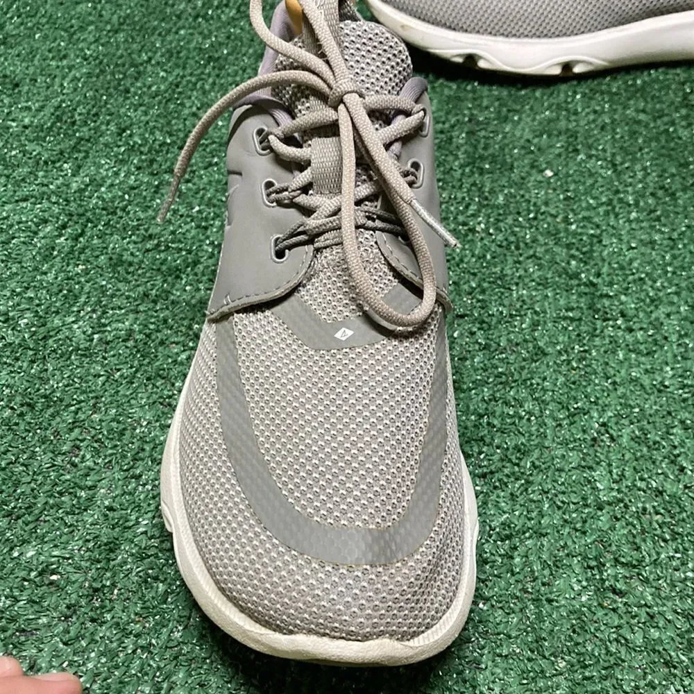Sperry seas 3-eye boat shoe men’s size 9 (OKPM-07-050)